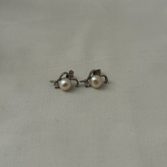 Half Love - Korvakoru