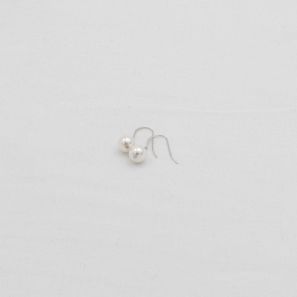 Jade korusetin Helmikorvakorut. lähikuva