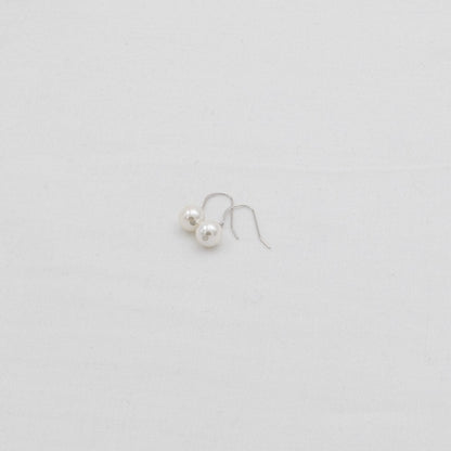 Jade korusetin Helmikorvakorut. lähikuva